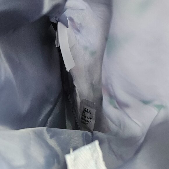 Disney Loungefly Mickey & Friends 4Holiday White Crossbody Bag Passport Purse - Picture 11 of 14